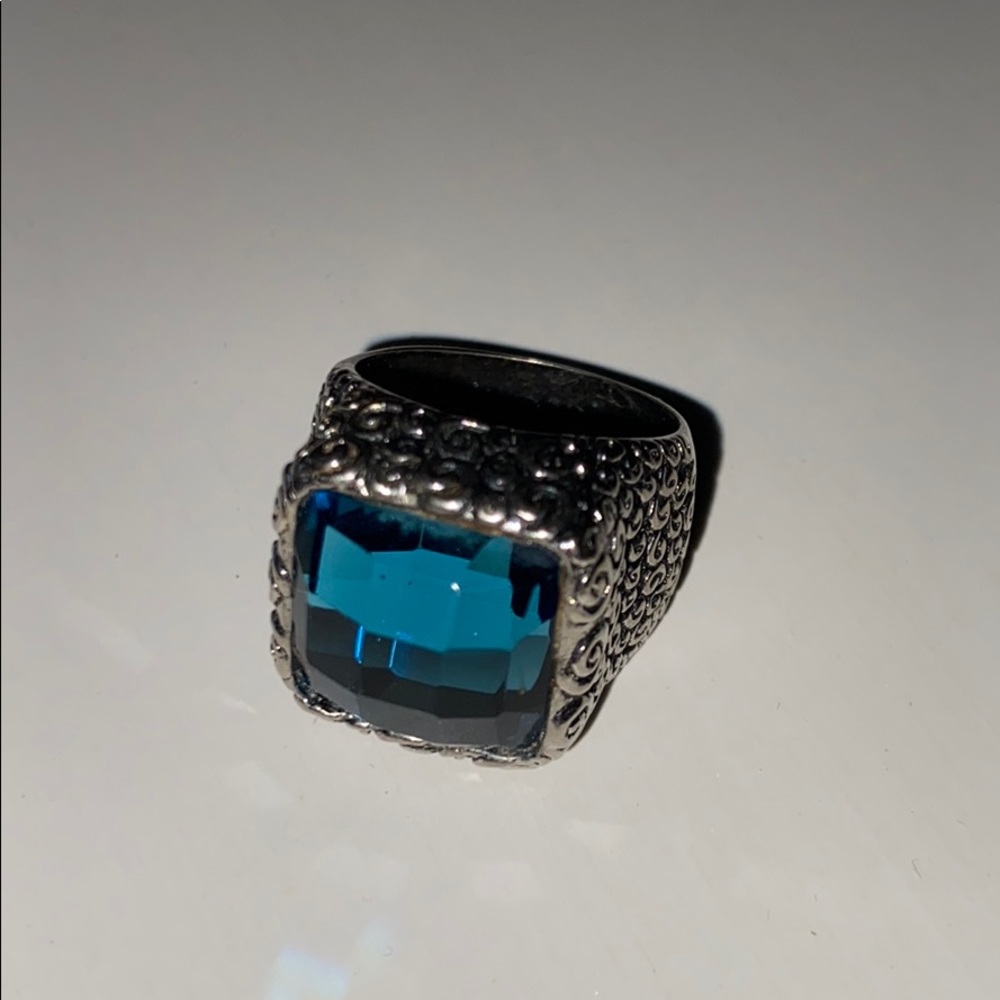 LIA SOPHIA ring Size 8